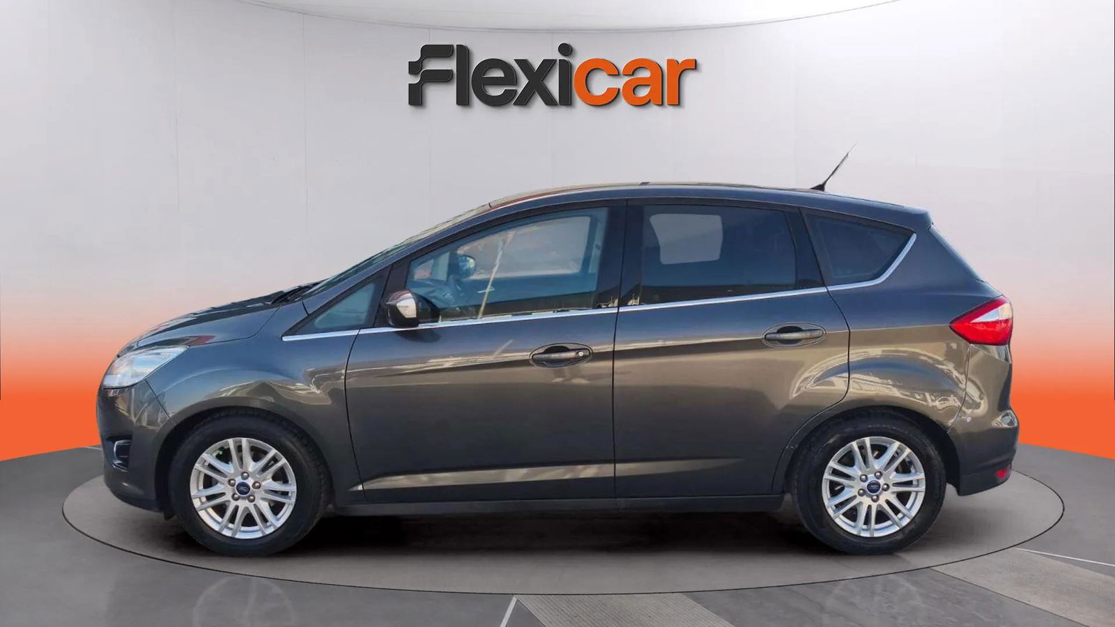 https://cdn-flexicar.caraffinity.it/public_appraisal_images_pro/images/stock/210294/ylfwW9gHVi__WhatsApp Image 2025-10-19 at 21.17.09.jpg